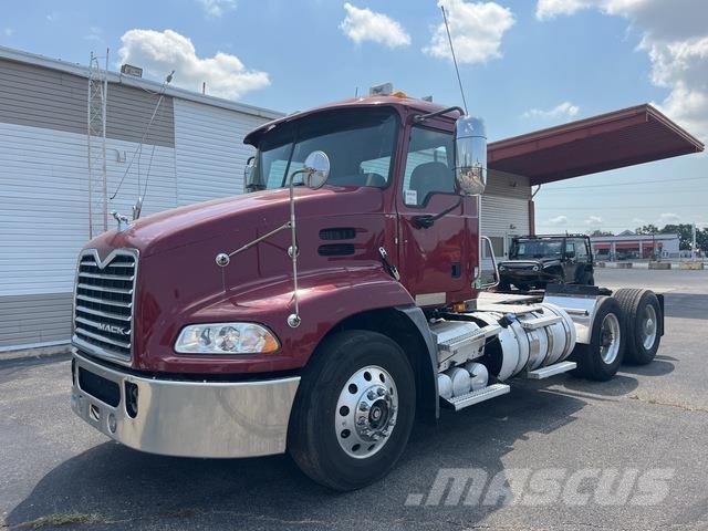 Mack CXU612 트랙터 유닛