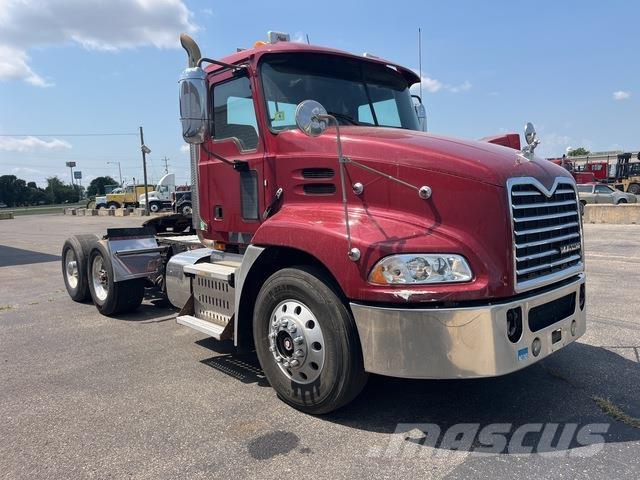 Mack CXU612 트랙터 유닛