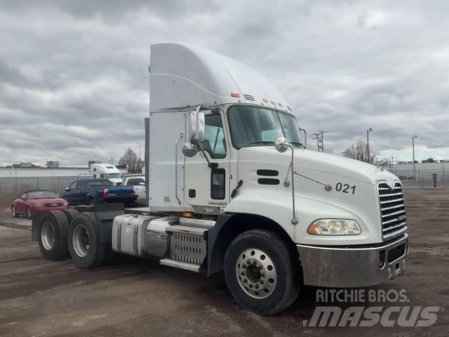 Mack CXU613 트랙터 유닛