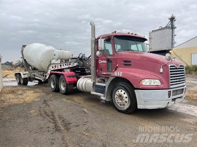 Mack CXU613 트랙터 유닛