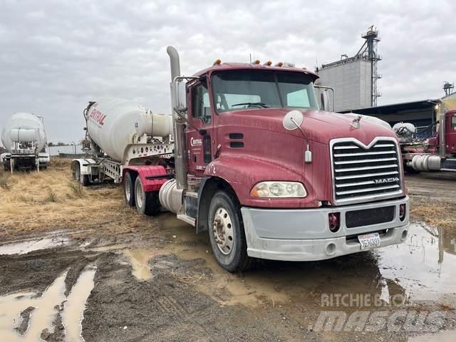 Mack CXU613 트랙터 유닛