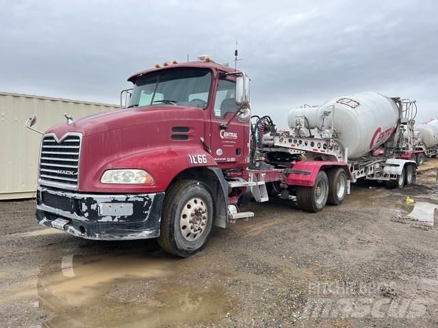 Mack CXU613 트랙터 유닛