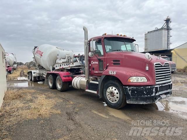 Mack CXU613 트랙터 유닛
