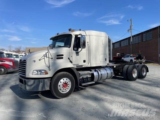 Mack CXU613 트랙터 유닛