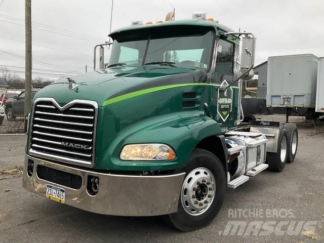 Mack CXU613 트랙터 유닛