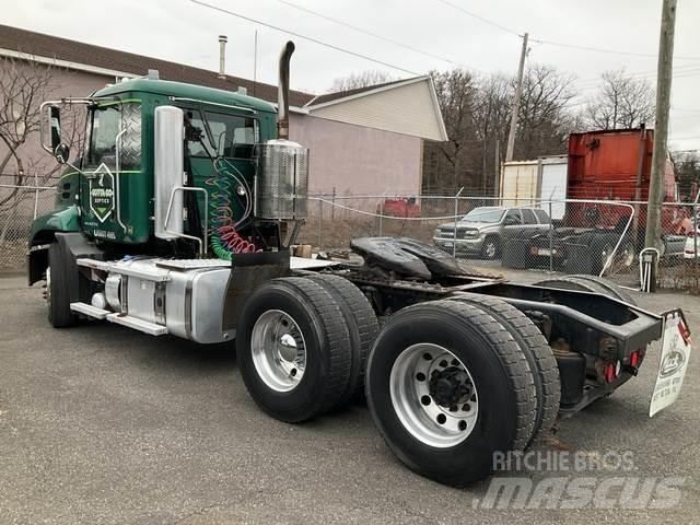 Mack CXU613 트랙터 유닛