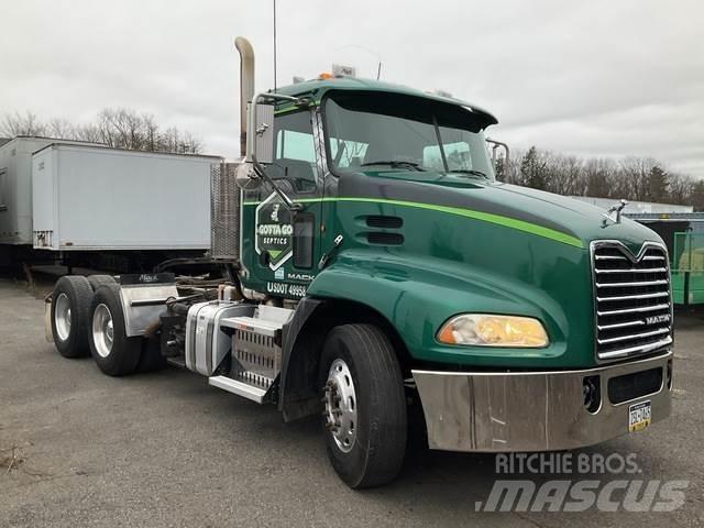 Mack CXU613 트랙터 유닛