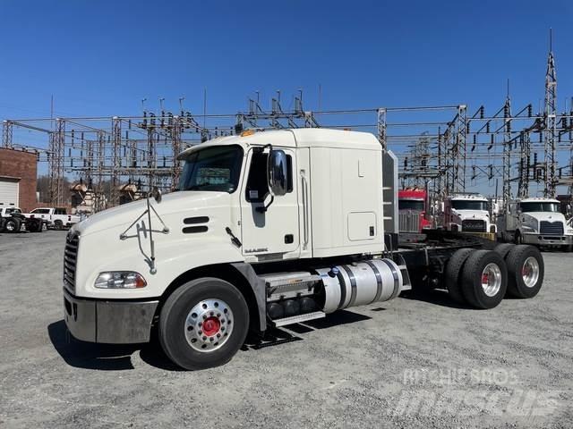 Mack CXU613 트랙터 유닛