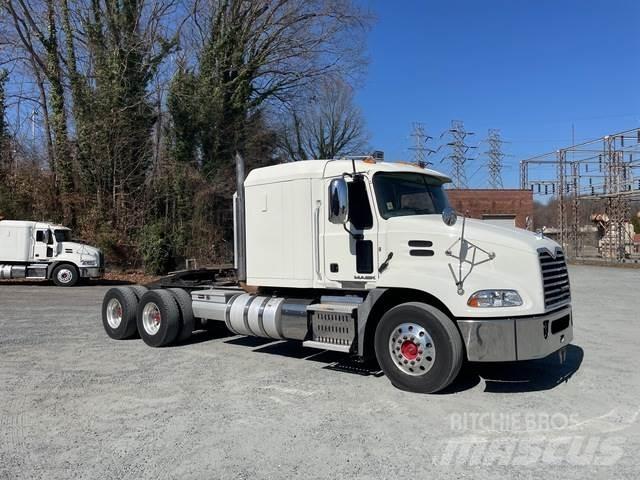 Mack CXU613 트랙터 유닛