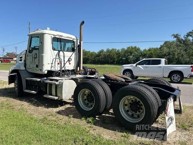 Mack CXU613 트랙터 유닛