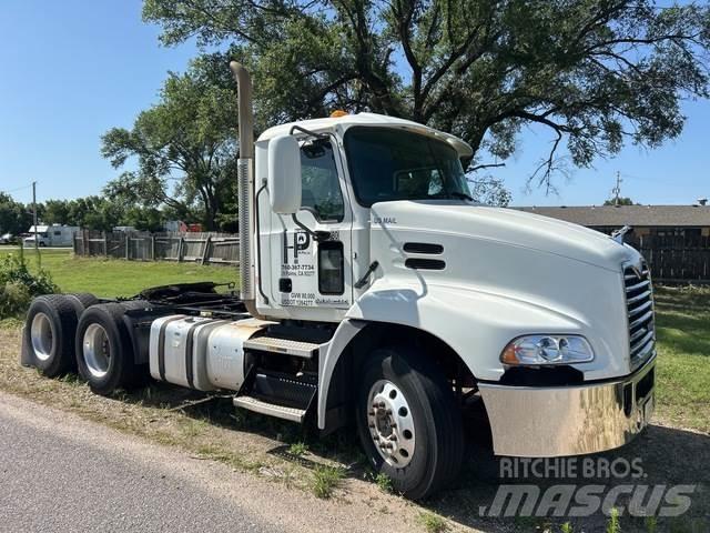 Mack CXU613 트랙터 유닛