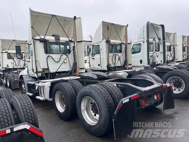 Mack CXU613 트랙터 유닛