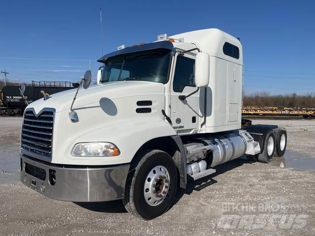 Mack CXU613 트랙터 유닛