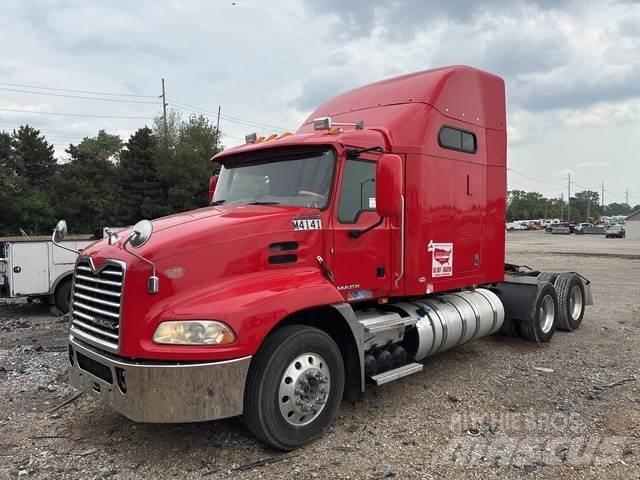Mack CXU613 트랙터 유닛