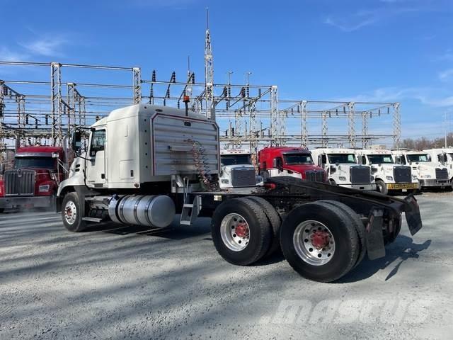 Mack CXU613 트랙터 유닛