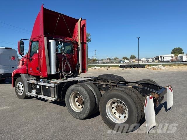 Mack CXU613 트랙터 유닛