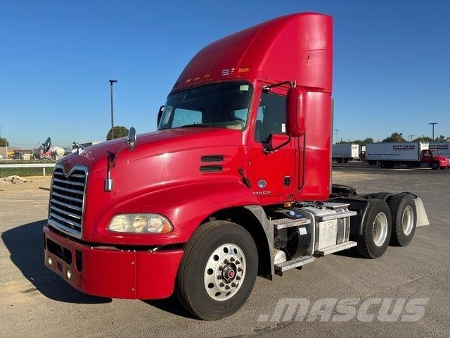 Mack CXU613 트랙터 유닛