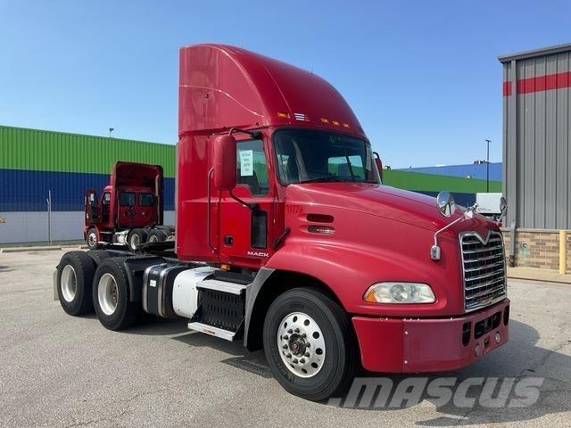 Mack CXU613 트랙터 유닛