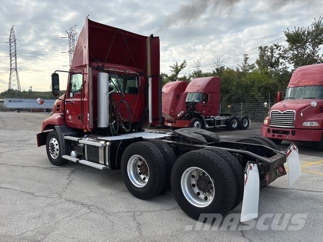 Mack CXU613 트랙터 유닛