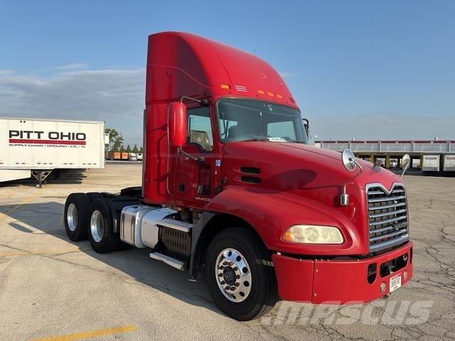 Mack CXU613 트랙터 유닛