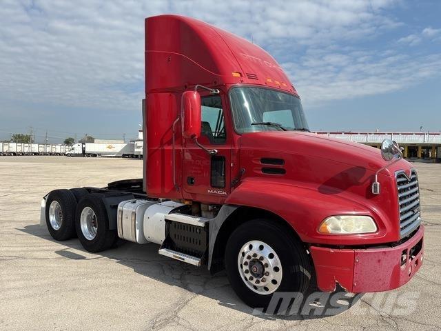 Mack CXU613 트랙터 유닛