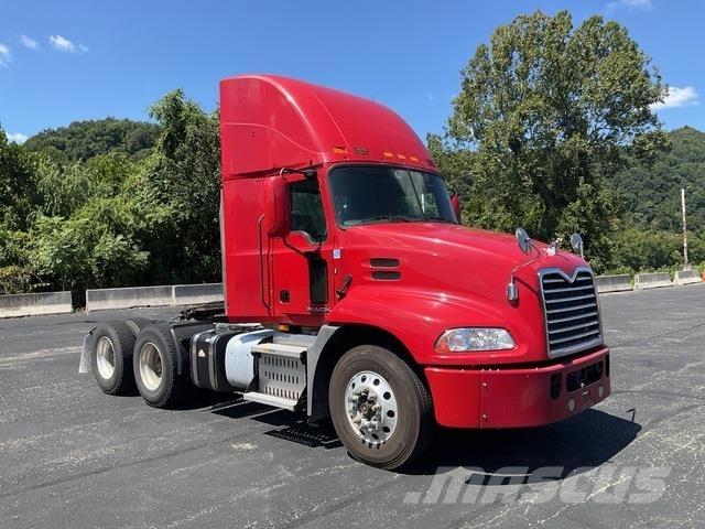 Mack CXU613 트랙터 유닛