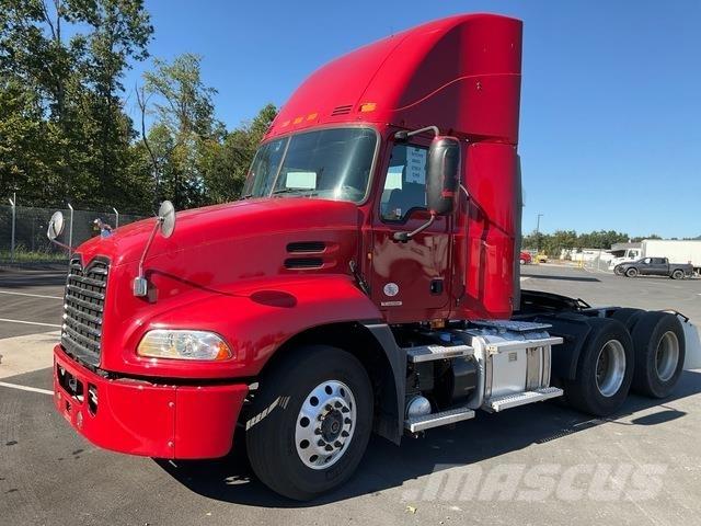 Mack CXU613 트랙터 유닛