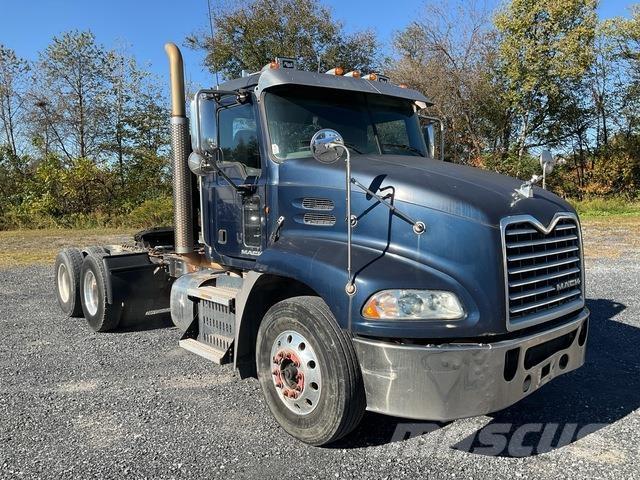 Mack CXU613 트랙터 유닛