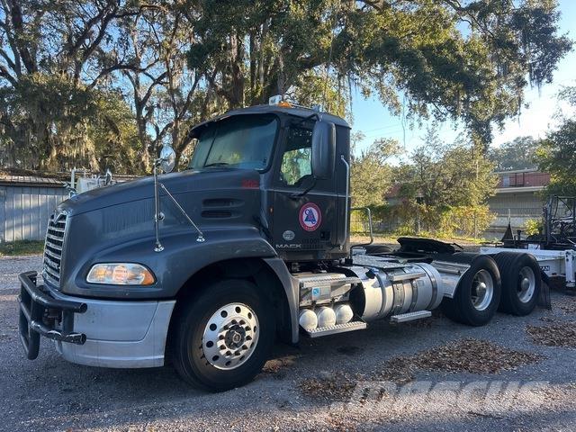 Mack CXU613 트랙터 유닛