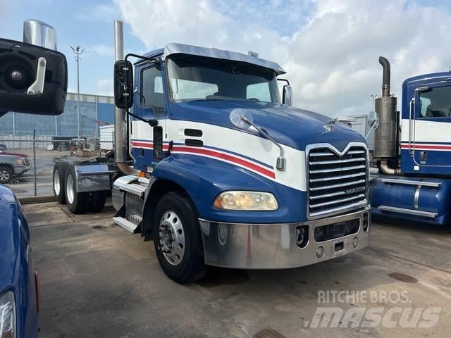 Mack CXU613T 트랙터 유닛