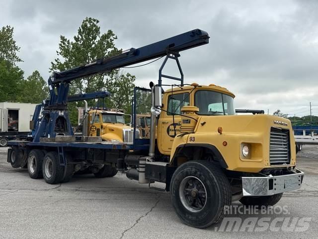 Mack DM688S 기타 트럭