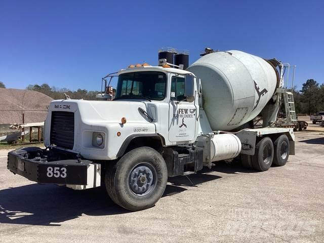 Mack DM690S 기타 트럭
