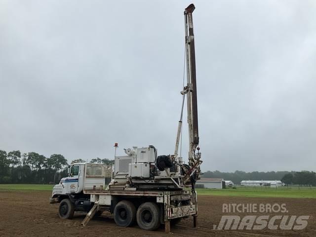 Mack DMM6906S 이동식 드릴 리그 트럭