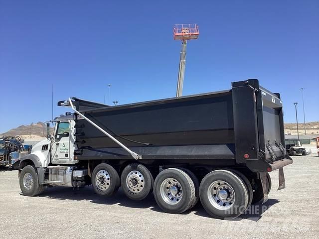 Mack GR104F 덤프 트럭