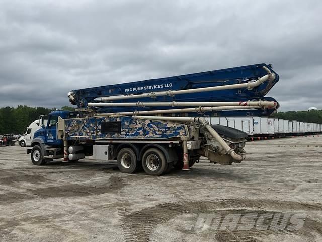 Mack GR64B 콘크리트 펌프카