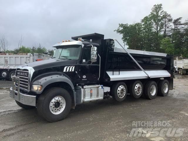 Mack GR64F 덤프 트럭