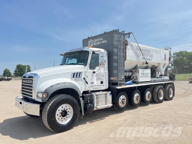 Mack GR64F 콘크리트 믹서트럭