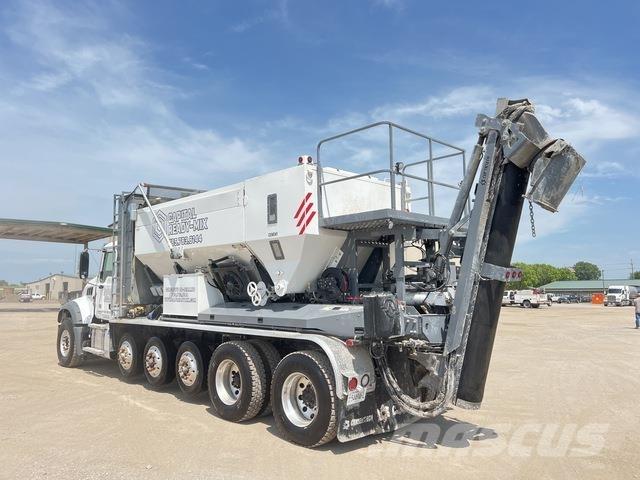 Mack GR64F 콘크리트 믹서트럭