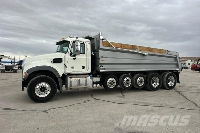 Mack GR64F 덤프 트럭