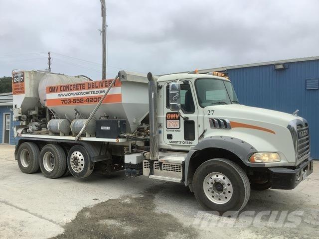 Mack Granite 콘크리트 믹서트럭