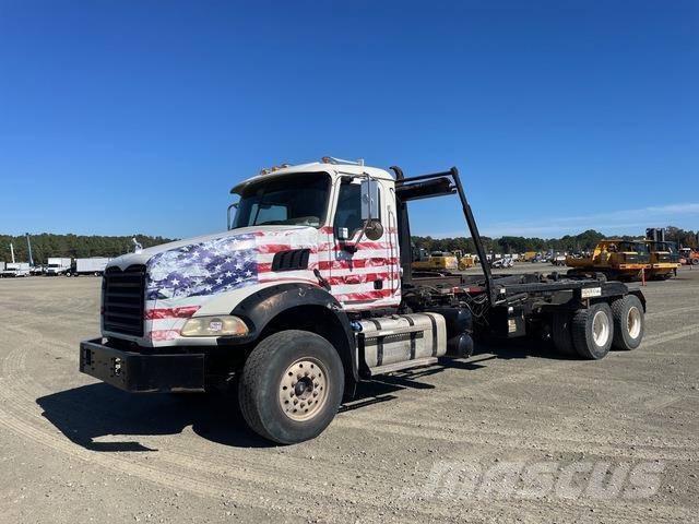 Mack GU533 훅 리프트 트럭