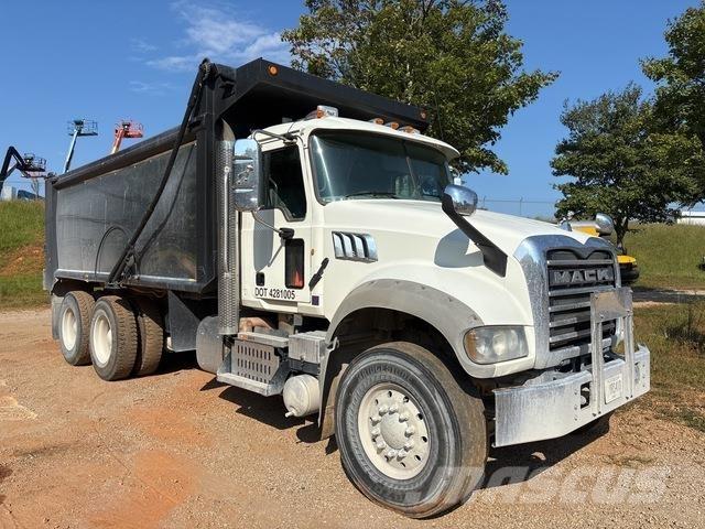 Mack GU713 덤프 트럭