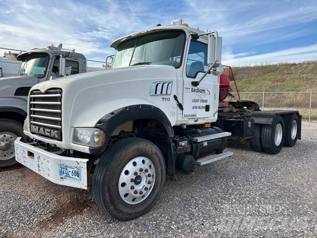 Mack GU713 트랙터 유닛