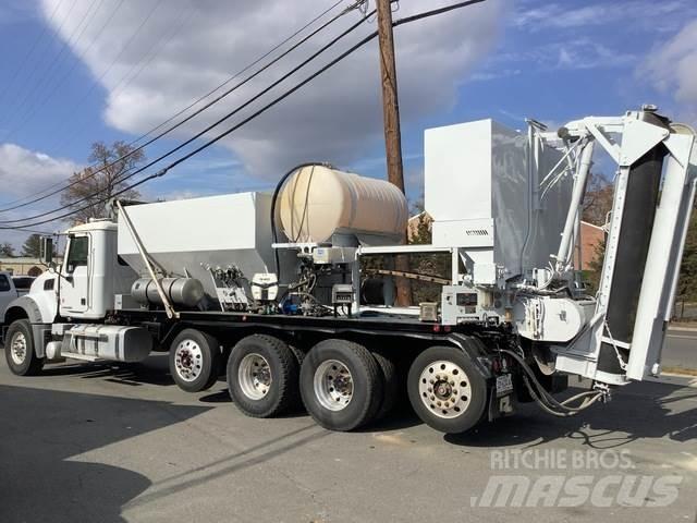 Mack GU713 콘크리트 믹서트럭