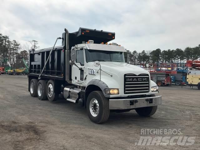 Mack GU713 덤프 트럭