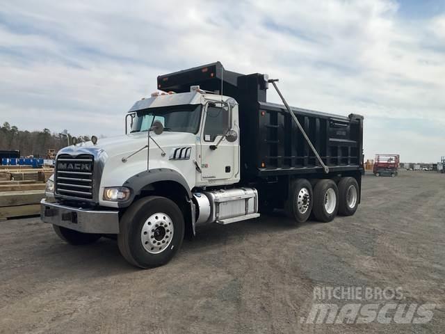 Mack GU713 덤프 트럭