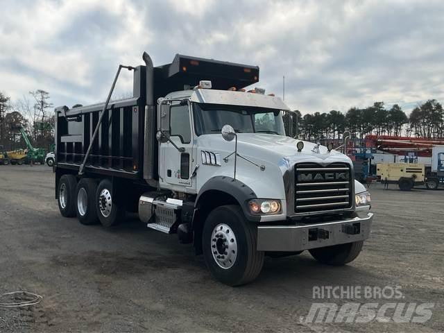 Mack GU713 덤프 트럭