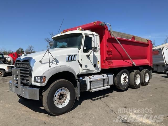 Mack GU713 덤프 트럭