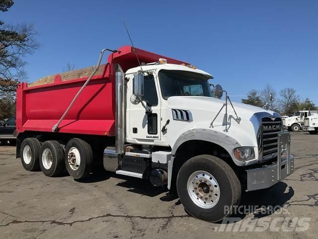 Mack GU713 덤프 트럭