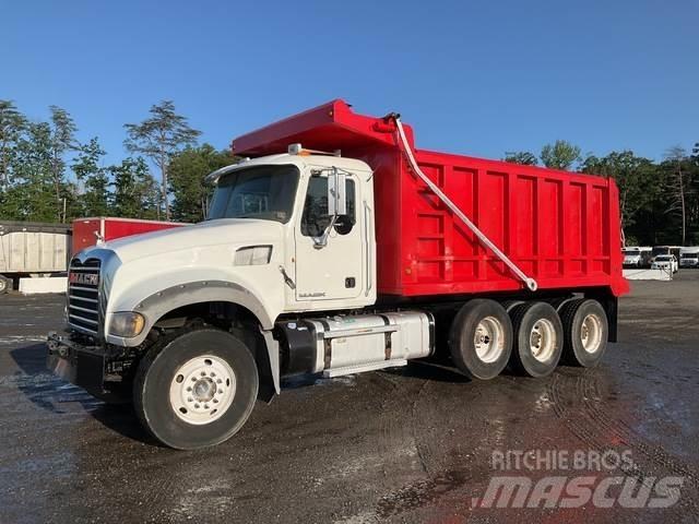 Mack GU713 덤프 트럭